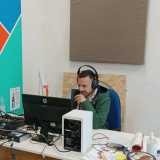 I programmi raccontano il mondo dalla prospettiva dei non vedenti: �Forse proprio questo limite d� ai nostri ragazzi la possibilit� di superare qualsiasi timore quando incontrano il microfono�, sottolinea Gianpaolo Altamura, un altro dei fondatori